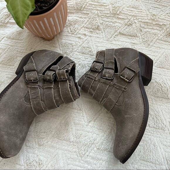 Matisse Colin Distressed Taupe Leather Buckle Ankle Booties - Picture 6 of 10
